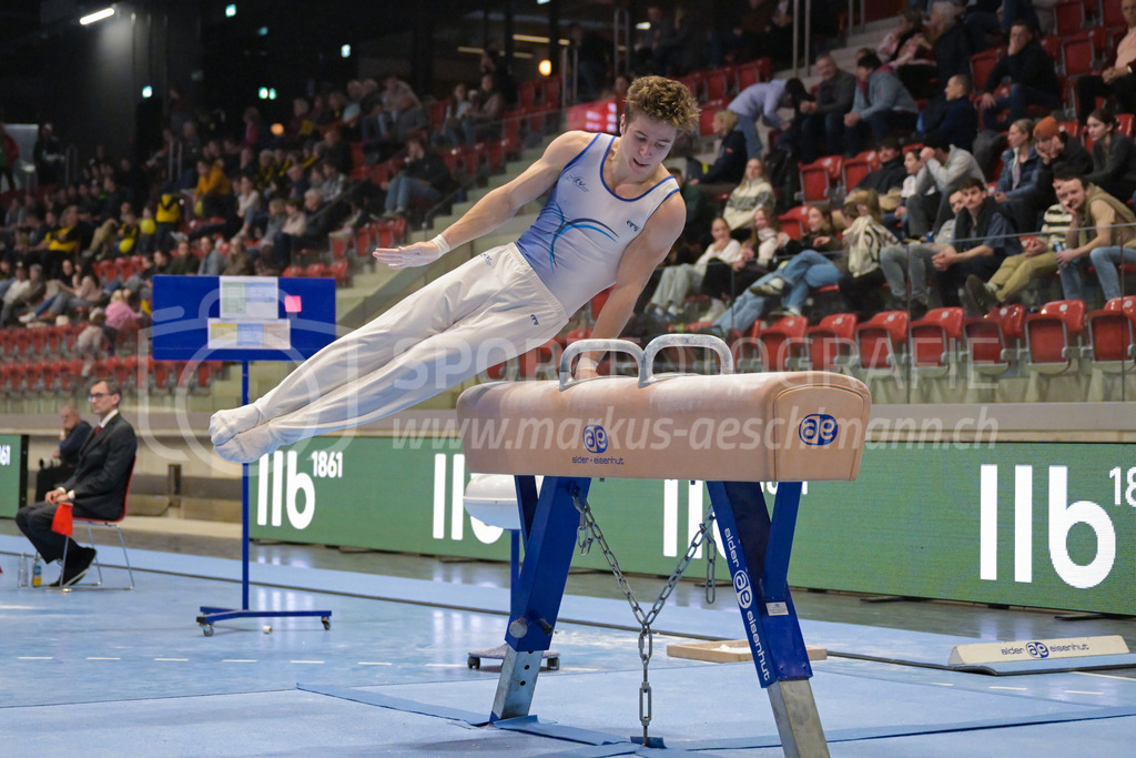 Schweizer Meisterschaften Kunstturnen Mannschaften Männer (B) - 22. November 2025 | Schweizer Meisterschaften Kunstturnen Mannschaften Männer (B)AXA Arena, WinterthurBild: Sportfotografie Markus Aeschimann | www.markus-aeschimann.ch - Realisiert mit Pictrs.com