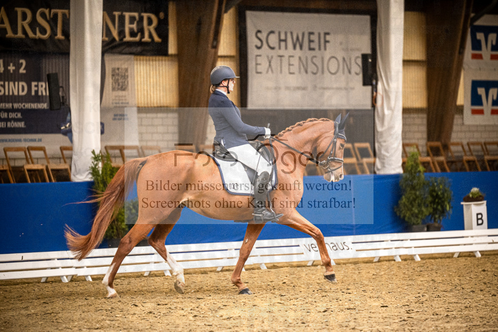 DOS_1821 | Entdecke hochwertige Reitturnierfotos von Foto Oger. Professionell, emotional und authentisch – jetzt Lieblingsmomente im Shop bestellen.Deutschlandweite Turnierfotografie. - Realisiert mit Pictrs.com