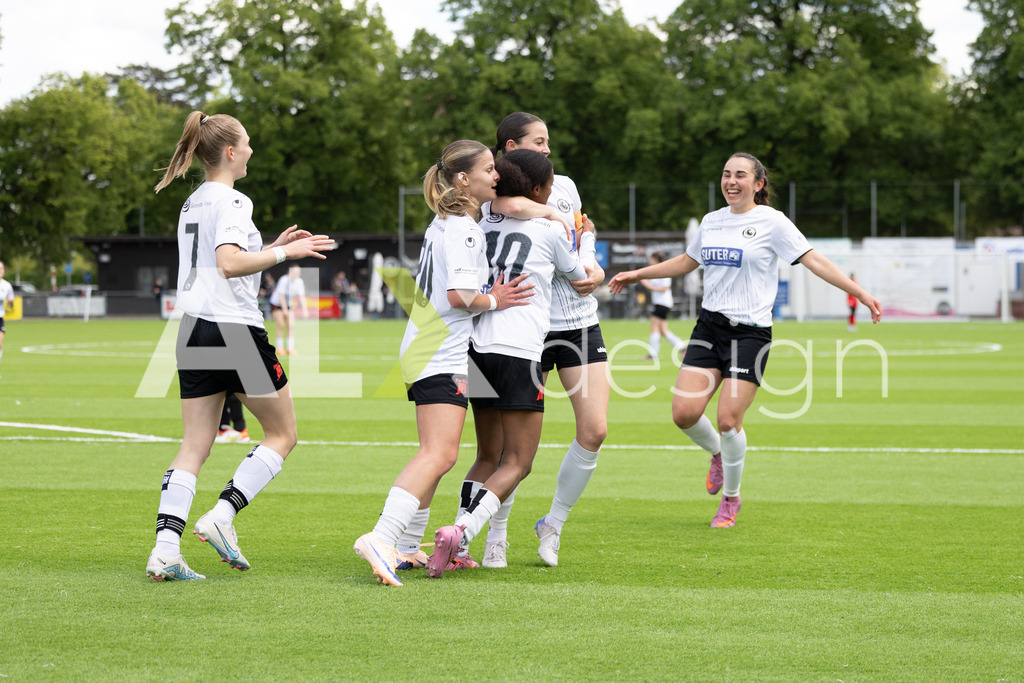 Fußball I Frauen I Saison 2025-2026 I Frauen 3. Liga | FVRZ Gruppe 2 | 18. Spieltag I Spielvereinigung Schaffhausen Damen 1 - Team Furttal Zürich I 17.05.2026 | Hochwertige Sportfotos kaufen & lizenzieren für Medien, Vereine, Agenturen & Sportler:innen. Entdecke professionelle Sportfotografie im Bildshop von Alexander Franzen. - Realisiert mit Pictrs.com