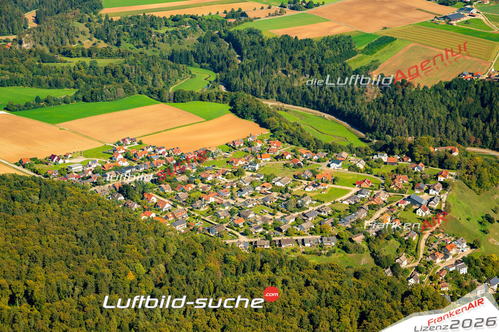 Das Luftbild zeigt : Froschau Bauplatz Grundstück Breitenbrunn - Die Luftaufnahme wurde 2023 vom UL-Flugzeug aus erstellt ( keine Drohne ) - Hochauflösende Luftaufnahme - Für grossformatige Ausdrucke geeignet. Die Geschenkidee !Mit Lizenz und Bildrechte bestellbar