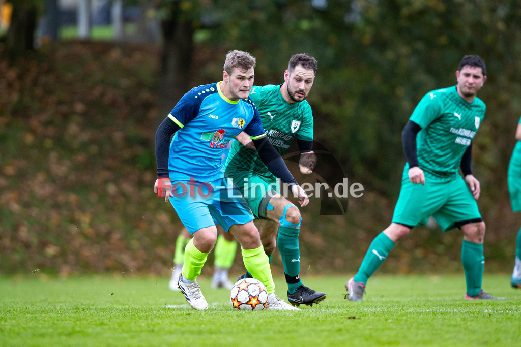 SG Wielenbach/Pähl gegen SV Haunshofen | Fußball Kreisklasse Herren Oberbayern Zugspitze Gruppe 3, SG Wielenbach/Pähl gegen SV Haunshofen, 20241103,Zweikampf zwischen Klaus DEIBEL (SG Wielenbach/Pähl 14) und Tim FREIWALD (SV Haunshofen 22),2024-11-03 in Pähl (Sportplatz Pähl), Klaus DEIBEL (SG Wielenbach/Pähl 14), Tim FREIWALD (SV Haunshofen 22)Copyright: WolfgangxLindner www.foto-lindner.de