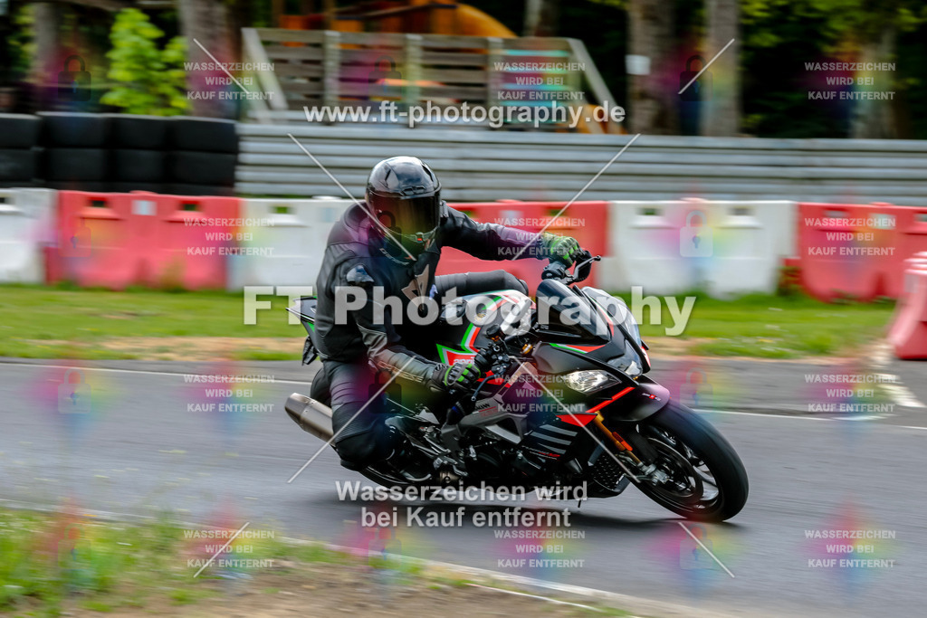 MotoTeamVBK-20847 | Hier findet Ihr Bilder von Touristenfahrten auf der Nürburgring Nordschleife oder von anderen Veranstaltungen die ich besucht habe. Viel Spass beim Durch Schauen 