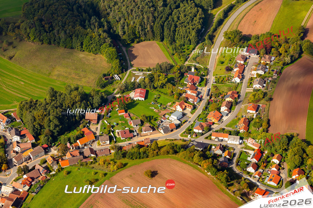 Schrägluftbild  Rudendorf  Ebelsbach - Das Luftbild wurde 2025 vom UL-Flugzeug heraus erstellt ( keine Drohne ) - Hochauflösende Luftaufnahme -Nicht vergleichbar mit Google Maps oder Satelittenbilder- Die Geschenkidee !Mit Lizenz und Bildrechte bestellbar