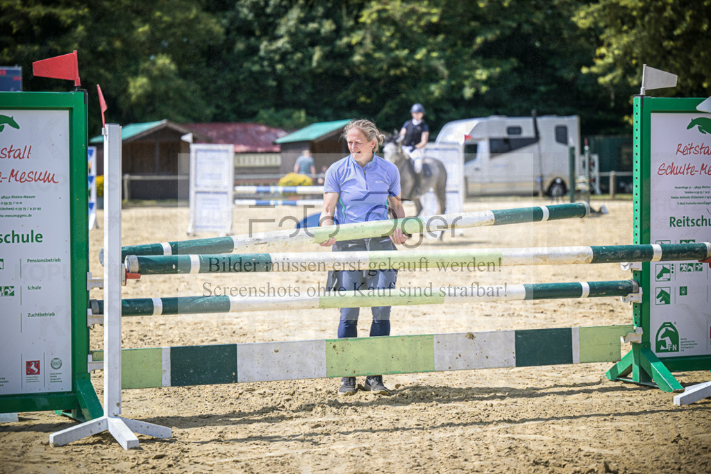 DOS_2325 | Entdecke hochwertige Reitturnierfotos von Foto Oger. Professionell, emotional und authentisch – jetzt Lieblingsmomente im Shop bestellen.Deutschlandweite Turnierfotografie. - Realisiert mit Pictrs.com