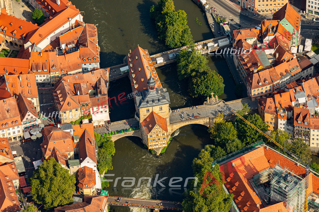 bamberg-vs-google-maps-2597-jahr-2024 | Das Luftbild zeigt :  Bamberg - Die Luftaufnahme wurde 2024 vom UL-Flugzeug aus erstellt ( keine Drohne ) - Hochauflösende Luftaufnahme - Für grossformatige Ausdrucke geeignet. Die Geschenkidee !Mit Lizenz und Bildrechte bestellbar