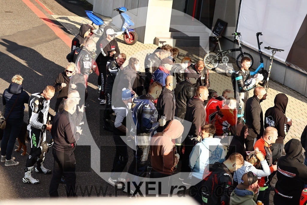 social-20250823_07983 | Schöne Erinnerungen an spannende Momente - das festzuhalten ist unser Job. PIXELrace.de ist seit 2003 auf den Rennstrecken Europas unterwegs um die Action draußen beim Fahren und die wunderbare Stimmung imm Fahrerlager für euch einzufangen.