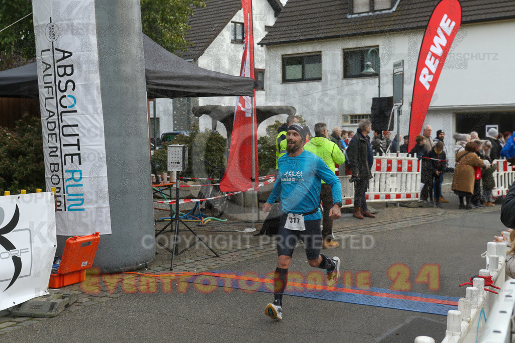 221127_1216_EV9_3504 | Sportfotografie im Rhein-Sieg Kreis, Köln, Bonn, NRW, Rheinland Pfalz, Hessen, etc. Unser Tätigkeitsfeld umfasst den Laufsport vom Volkslauf über den Marathon, Duathlon, Triathon bis zum Ultralauf wie Kölnpfad Ultra oder Schindertrail.