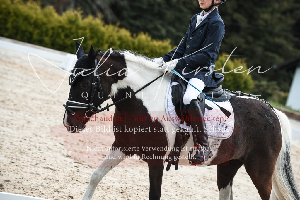 20230518_JK-Röhrsdorf-11-0380 | Pferde- und Turnierfotografie in Westsachsen. Pferdeportraits, Auftragszeichnungen und intuitive Kunst.