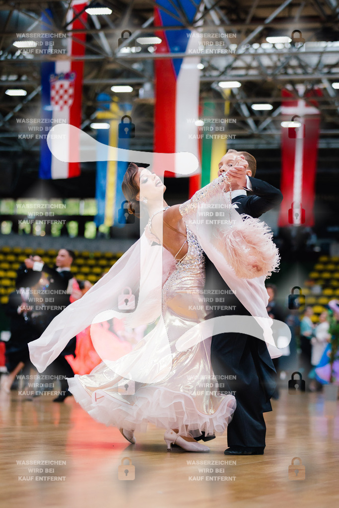Hessen Tanzt WDSF Open Junior II Standard 5th (217) Vitalii Karnaukhov _ Elizaveta Beloedova (TC Rot-Weiß Leipzig)-2025-05-17-7884 | Webshop for digital downloads and prints of dance sport, event & show photographer Julian Link - Realisiert mit Pictrs.com