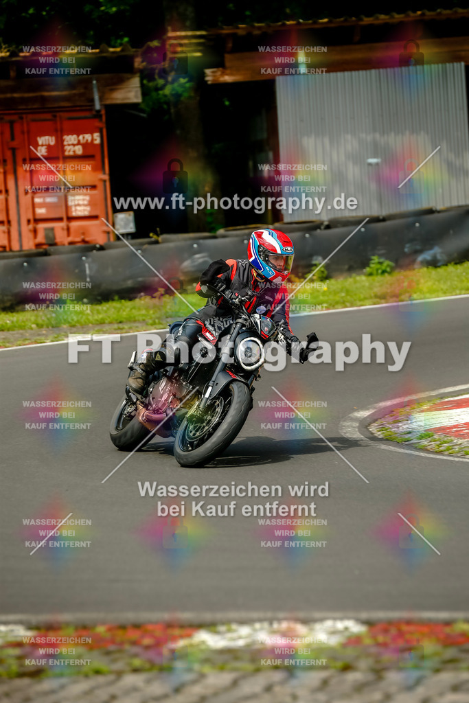 VBK-4523 | Hier findet Ihr Bilder von Touristenfahrten auf der Nürburgring Nordschleife oder von anderen Veranstaltungen die ich besucht habe. Viel Spass beim Durch Schauen 
