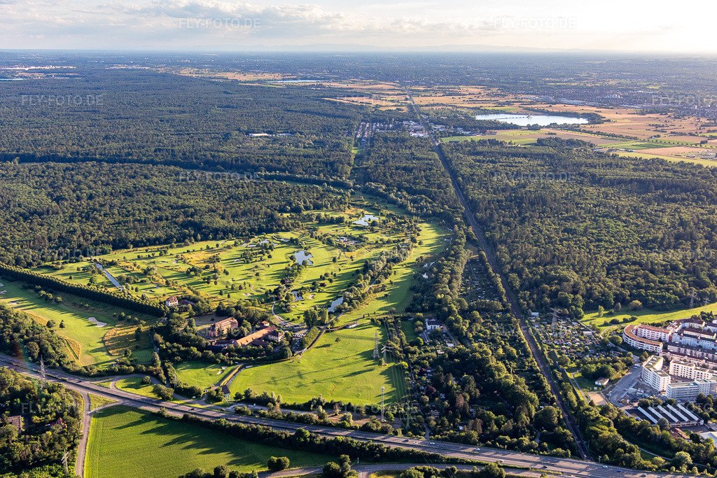 Luftbild: Golfplatz Hofgut Scheibenhardt AG im Ortsteil Beiertheim-Bulach in Karlsruhe im Bundesland Baden-Württemberg in Deutschland. Foto: IMG_142308.jpg vom 07.07.2024 durch Werner Riehm/FLY-FOTO.deWWW.HOFGUT-SCHEIBENHARDT.DE