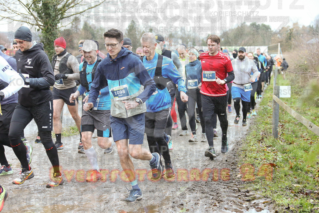 241208_0927_EX1_3781 | Sportfotografie im Rhein-Sieg Kreis, Köln, Bonn, NRW, Rheinland Pfalz, Hessen, etc. Unser Tätigkeitsfeld umfasst den Laufsport vom Volkslauf über den Marathon, Duathlon, Triathon bis zum Ultralauf wie Kölnpfad Ultra oder Schindertrail.