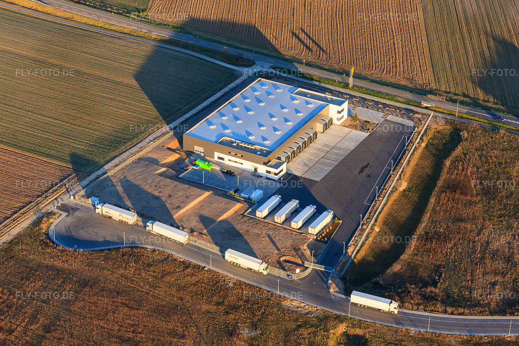 Luftbild: TRANSAC Intern. Speditionsgesellschaft mbH im Gewerbegebiet Im Speyerer Tal in Rülzheim im Bundesland Rheinland-Pfalz in Deutschland. – Foto: IMG_62262.jpg vom 23.02.2014 durch Werner Riehm/FLY-FOTO.de – Auflösung des Originals: 4752 x 3168 px – TRANSAC Logistics GmbH