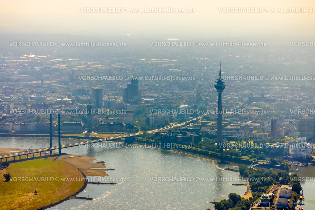 Duesseldorf220700810 | Luftbild, Landtag Nordrhein-Westfalen im Nebel, Rheinturm, Rheinkniebrücke, Hafen, Düsseldorf, Rheinland, Nordrhein-Westfalen, Deutschland