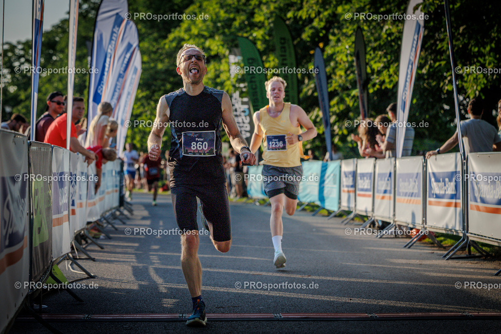 Sparda-Bank Nachtlauf Bonn; Bonn, 18.06.2025 | Impressionen vom Sparda-Bank Nachtlauf Bonn am 18.06.2025 in Bonn (Nordrhein-Westfalen). 