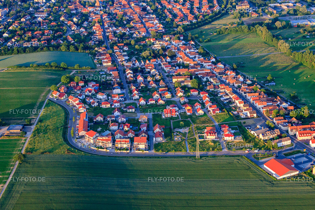 Am Höhenweg | Luftbild: Am Höhenweg in Kandel im Bundesland Rheinland-Pfalz in Deutschland. Foto: IMG_50151.jpg vom 05.06.2012 durch Werner Riehm/FLY-FOTO.de - Realisiert mit Pictrs.com