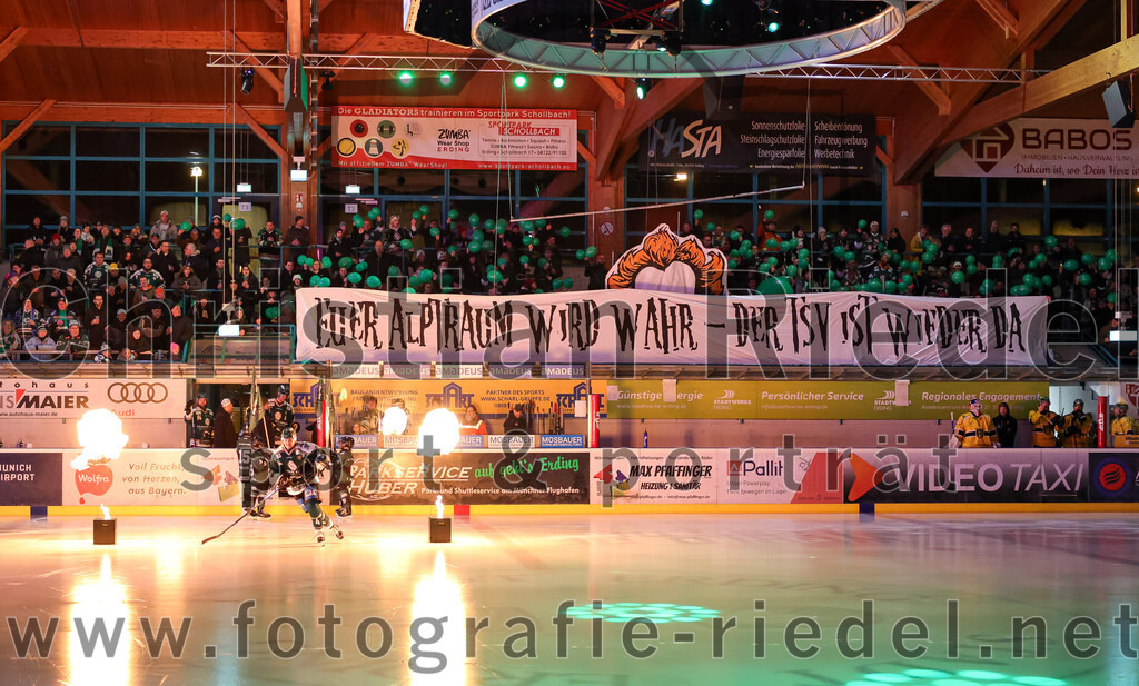 2025-12-19_003_TSV_Erding_gegen_Toelzer_Loewen | Erding, Deutschland, 19.12.2025:Eishockey, Oberliga Süd 2025 / 2026, 27. Spieltag, TSV Erding gegen Tölzer Löwen, Endergebnis: 2:5Jesse Kauhanen (Erding Gladiators, #4)Foto: Christian Riedel / fotografie-riedel.net