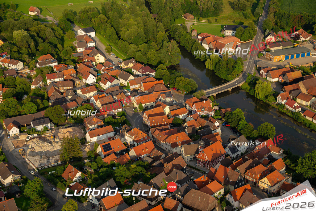 Das Luftbild zeigt :  Marktzeuln - Die Luftaufnahme wurde 2024 vom UL-Flugzeug aus erstellt ( keine Drohne ) - Hochauflösende Luftaufnahme - Für grossformatige Ausdrucke geeignet. Die Geschenkidee !Mit Lizenz und Bildrechte bestellbar