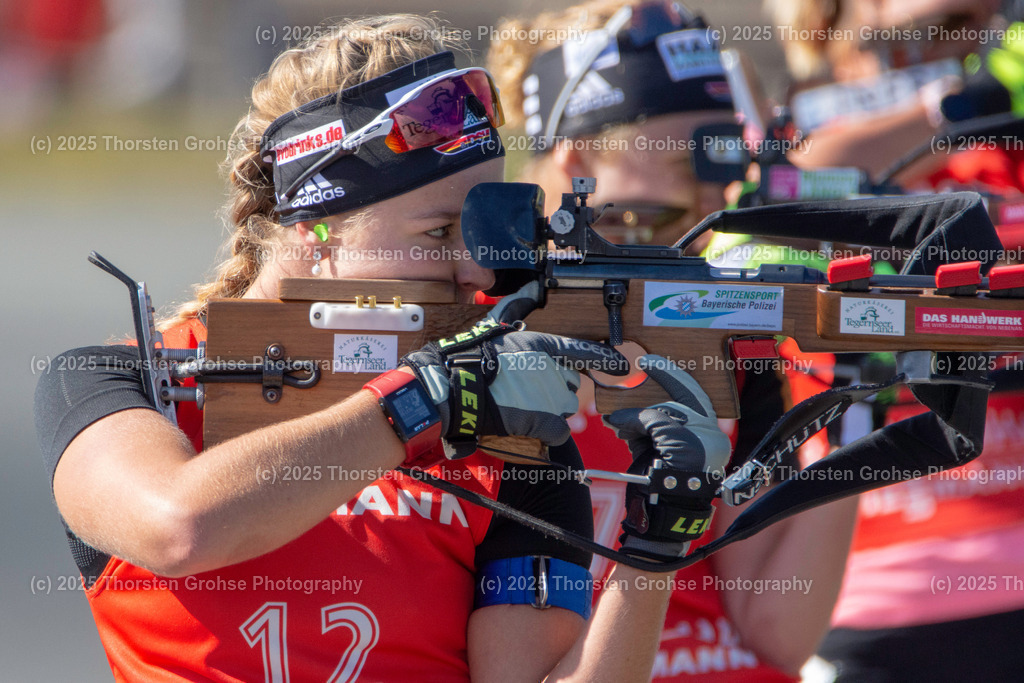 Deutsche Meisterschaften Biathlon 2018 | Deutsche Meisterschaften Biathlon 2018, Massenstart Frauen am 15.09.2018 in der DKB SKI ARENA in Oberhof, (Deutschland)

Bild: Scherer Stefanie vom SC Wall / LpB (12) - Realisiert mit Pictrs.com