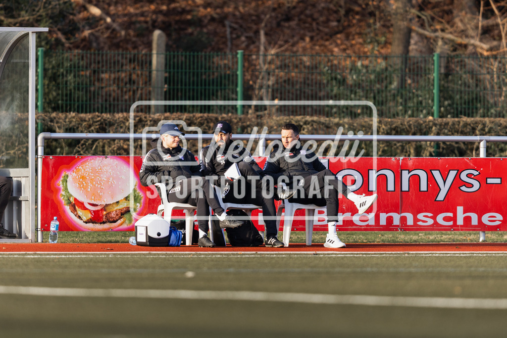 Fußball I Herren I Saison 2025-2026 I Freundschaftsspiel I VFL Osnabrück A-Junioren - JFV Bremen-101 | Trainerteam (VFL Osnabrück A-Junioren) - Realisiert mit Pictrs.com