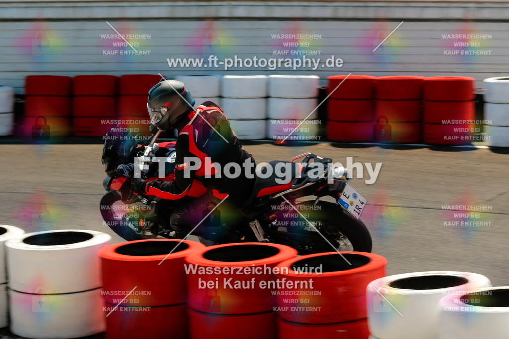 Moto-TeamOBK-22241 | Hier findet Ihr Bilder von Touristenfahrten auf der Nürburgring Nordschleife oder von anderen Veranstaltungen die ich besucht habe. Viel Spass beim Durch Schauen 