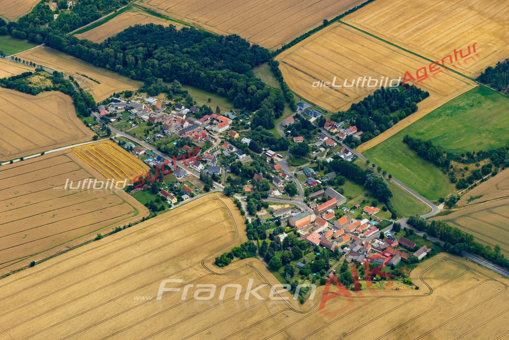 Aktuelles Luftbild von Krössuln Teuchern - Die Luftaufnahme wurde 2022 mittels UL-Flugzeug erstellt ( keine Drohne ) - hochauflösende Kamera-Systeme von  Canon -Beste Qualität - Für grossformatige Ausdrucke geeignet. Die Geschenkidee !