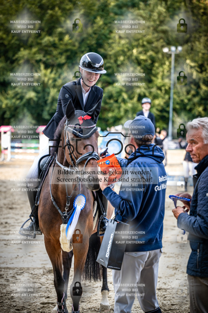 2026-09---Waldhof-11-0022 | Entdecke hochwertige Reitturnierfotos von Foto Oger. Professionell, emotional und authentisch – jetzt Lieblingsmomente im Shop bestellen.Deutschlandweite Turnierfotografie. - Realisiert mit Pictrs.com