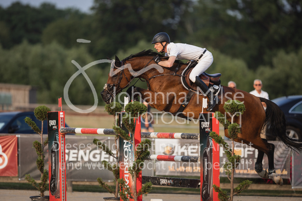 230624_PfSpTa_GroßerPreis-300 | Deine schönsten Turniermomente als professionelle Fotos! Entdecke hochwertige Pferdesport-Fotografie im Online-Shop. Jetzt Fotos finden & bestellen!