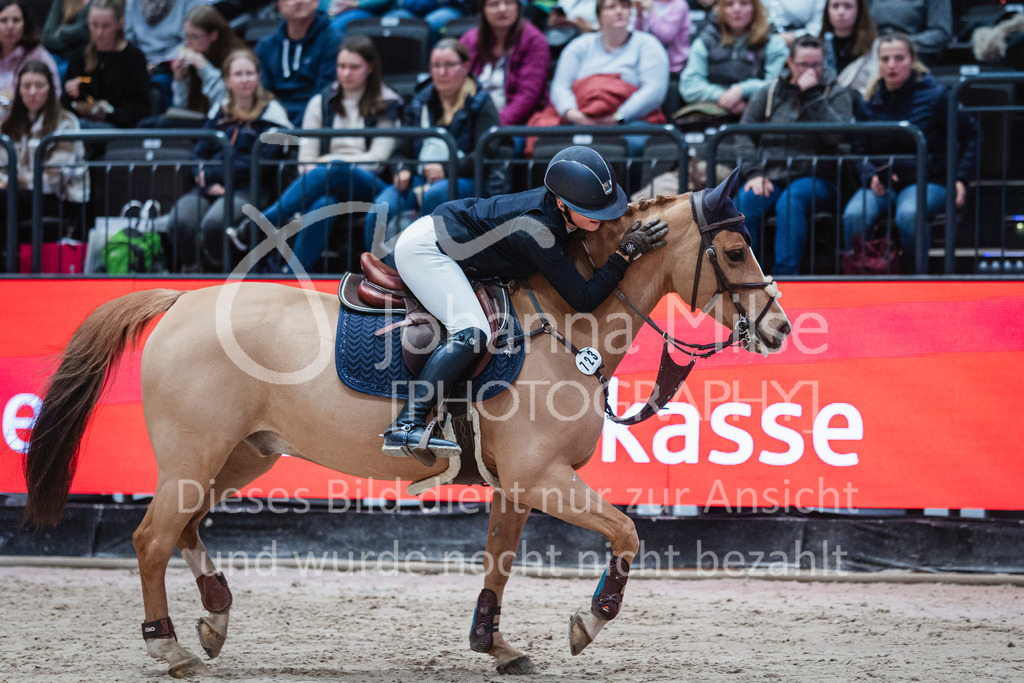 240119_Leipzig_PonyTrophy-612 | Deine schönsten Turniermomente als professionelle Fotos! Entdecke hochwertige Pferdesport-Fotografie im Online-Shop. Jetzt Fotos finden & bestellen!