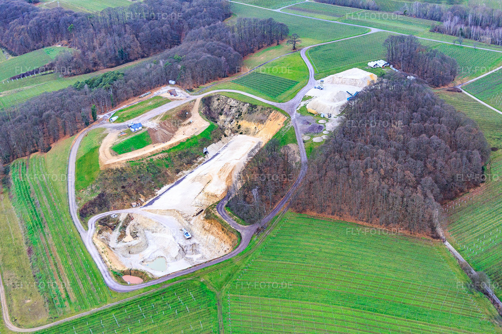 Luftbild: Sandgrube/Tagebau im Ortsteil Gleiszellen in Gleiszellen-Gleishorbach im Bundesland Rheinland-Pfalz in Deutschland. Foto: IMG_085682.jpg vom 08.01.2016 durch Werner Riehm/FLY-FOTO.de
