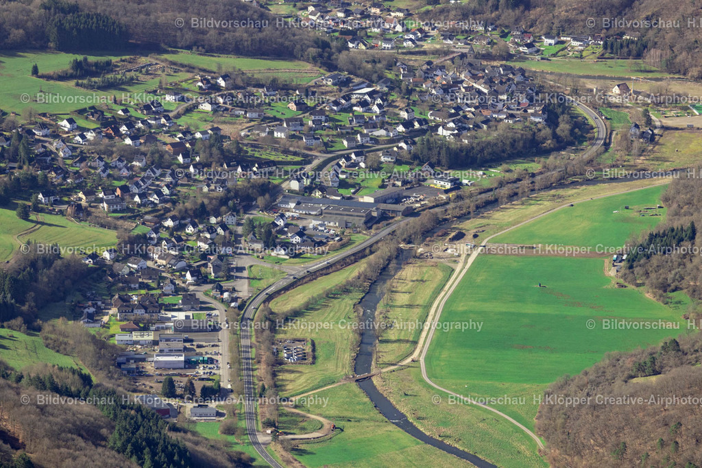 Luftbilder Altenahr-9882 | Luftbildfotografie Brück (Ahr) Wiederaufbau nach der Hochwasserkatastrophe im Ahrtal im Bundesland Rheinland-Pfalz, Deutschland - Realisiert mit Pictrs.com