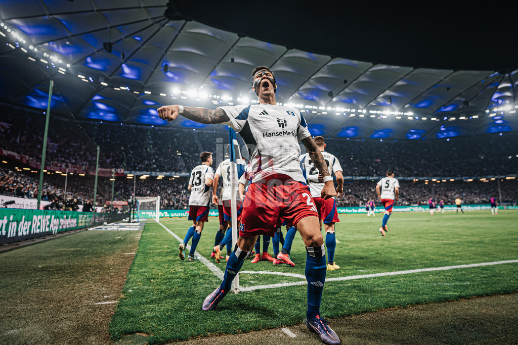 Fußball | Männer | Saison 2024/2025 | 2. Fußball-Bundesliga | 25. Spieltag | Hamburger SV vs. Fortuna Düsseldorf | 08.03.2025 | Davie Selke (#27, HSV) schießt ein Tor und jubelt