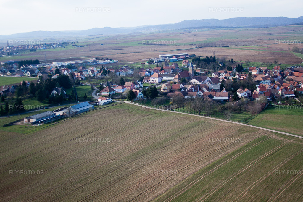 Luftbild: Ortsansicht in Pfaffenhoffen im Bundesland Bas-Rhin in Frankreich. Foto: IMG_38660.jpg vom 20.03.2011 durch Werner Riehm/FLY-FOTO.de