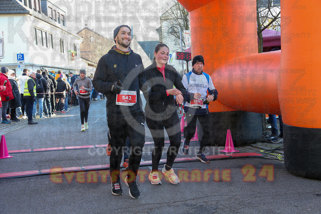 241201_1234_EX1_2726 | Sportfotografie im Rhein-Sieg Kreis, Köln, Bonn, NRW, Rheinland Pfalz, Hessen, etc. Unser Tätigkeitsfeld umfasst den Laufsport vom Volkslauf über den Marathon, Duathlon, Triathon bis zum Ultralauf wie Kölnpfad Ultra oder Schindertrail.
