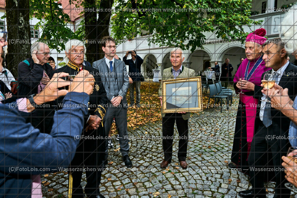 ALP3378_Jeanne de Ferrette_Schagerl Johann_Sterbehaus Niederscheibsseck | (C)FotoLois.com, Alois Spandl, 700stes Hochzeitsjubiläum - Albrecht II. mit Johanna von Pfirt in Thann (FR) im März 2024. Empfang des Organistionskommitees aus der Region Ferrette (Pfirt)/Thann aus dem Elsass mit Empfang durch die Stadtgemeinde und Bezirkshauptmannschaft Scheibbs im Schloss Scheibbs und anschließender Kranzniederlegung in der Kartausenkirche über der Krypta des Gründerehepaares durch Mitglieder des Templer Ordens im Beisein von Mitgliedern der Goldhaubengruppen, Fr 22. September 2023.