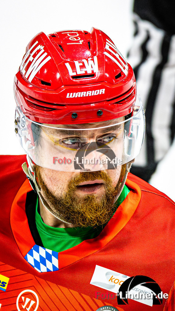 EC Peiting vs Höchstadter EC Alligators | Eishockey Oberliga Süd 2023/2024, EC Peiting vs Höchstadter EC Alligators
Fabian WEYRICH (ECP 28) Portrait,
2023-10-01 in Peiting (Eisstadion)
28 Fabian WEYRICH (ECP 28)
Copyright: FotoLindner