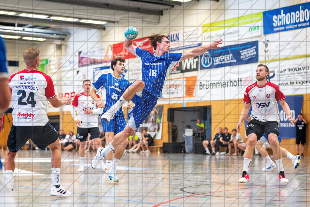 IHC 2026 - VfL Gummersbach vs. HØJ Elite | Miro Schluroff (VfL Gummersbach #15); IHC 2026 - VfL Gummersbach vs. HØJ Elite am 08.08.26 in Sporthalle KGS, Schneverdingen - Realisiert mit Pictrs.com