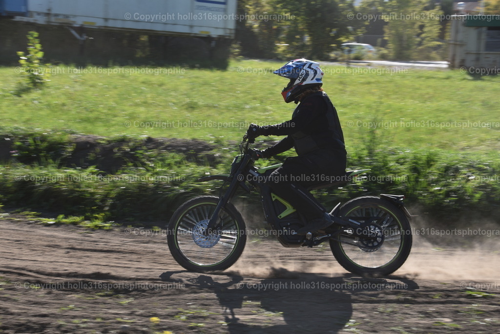 DSC_0056 | Sportfotografie , Motorsport, Motoross, Reitsport, Mointainbike, Enduro,
Landschaft , Outdoor, Eventfotografie, Landschaft, Bilder online bestellen - Realisiert mit Pictrs.com
