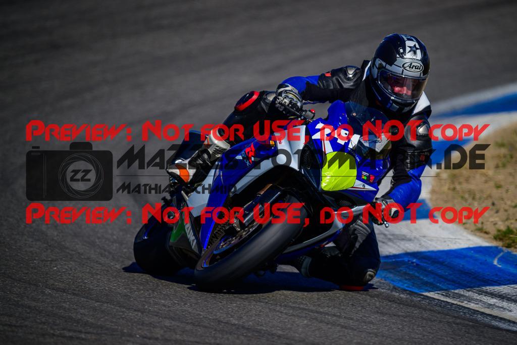 MaZZes_Fotomatrix_20250407_6007705_8693 | ROT