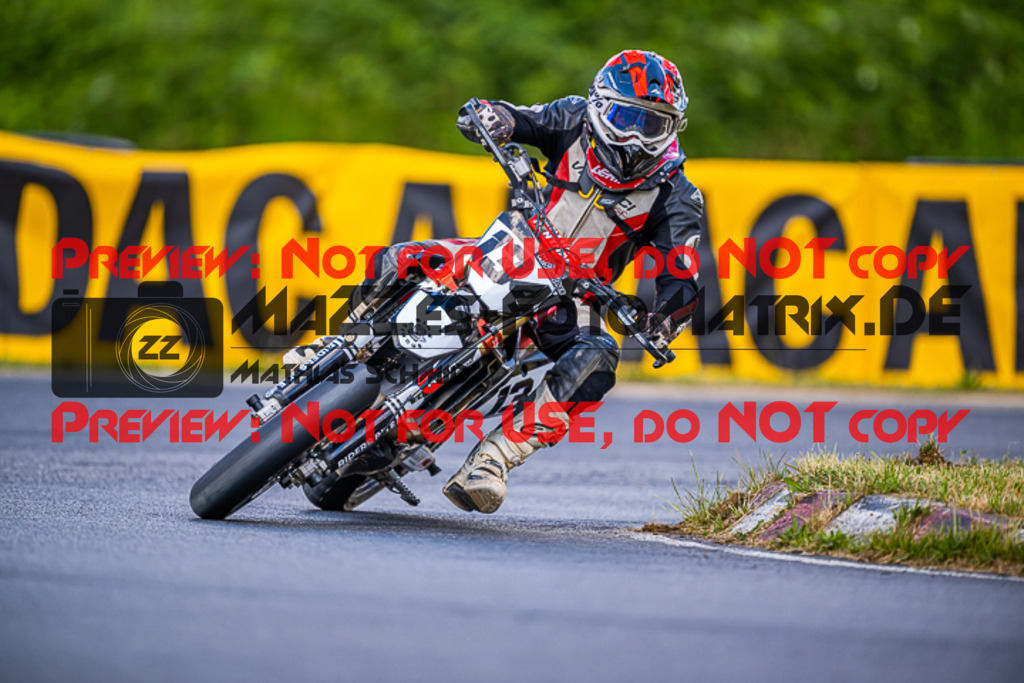 MaZZes_FotoMatrix_220528_2019 | Fotograf Mathias Schmid
Sportfotograf,
Eventfotograf,
Hochzeitsfotograf,
Portraitfotograf