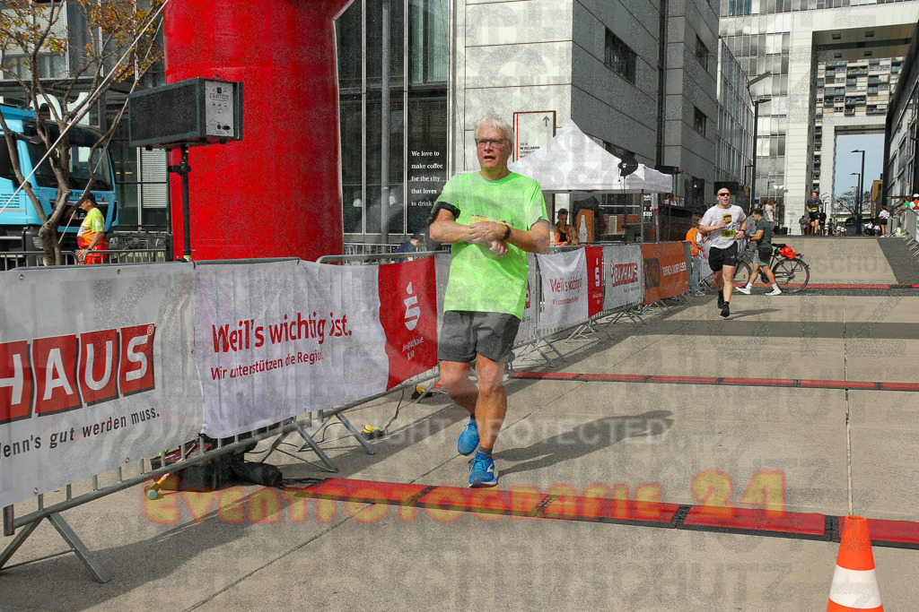 250920_1326_EX1_4626 | Sportfotografie im Rhein-Sieg Kreis, Köln, Bonn, NRW, Rheinland Pfalz, Hessen, etc. Unser Tätigkeitsfeld umfasst den Laufsport vom Volkslauf über den Marathon, Duathlon, Triathon bis zum Ultralauf wie Kölnpfad Ultra oder Schindertrail.