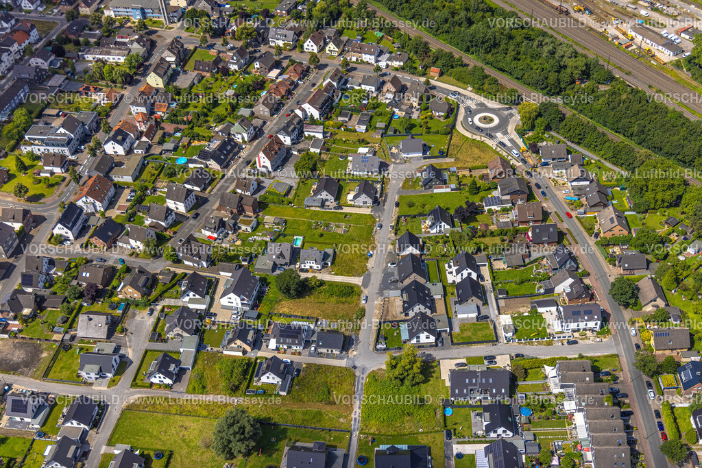 Hamm240706386 | Luftbild, neuer Kreisverkehr Östingstraße und Günterstraße mit Bahngleisen, Wohngebiet Lohauserholz, Stadtbezirk Pelkum, Hamm, Ruhrgebiet, Nordrhein-Westfalen, Deutschland