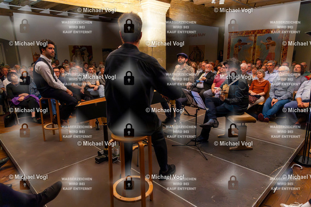 TAM25_K.03__Michael-Vogl_021_4414 | Tage Alter Musik Regensburg K.03 Städtische Galerie im Leeren Beutel The Tunelanders (Tuneland/Schweiz) Die Musikszene in den Dubliner Wirtshäusern und Musiksalons des 18. JahrhundertsEnglische, Schottische und Irische Volksmelodienin barocken Variationen Foto: Michael Vogl