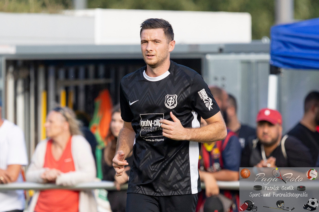 Hessenliga: Türk Gücü Friedberg - FC Eddersheim, 09.08.2024 | Maximilian Thomasberger (FC Eddersheim #5), Freisteller, Portrait / Porträt, Türk Gücü Friedberg - FC Eddersheim, Friedberg, Städtischer Sportplatz, 9.8.2024 - Realisiert mit Pictrs.com