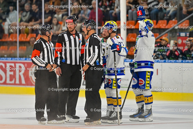 AUT, ICE, Black Wings Linz vs EC Villacher SV | 17.09.2023, Eishalle Linz, AUT, ICE Eishockey Liga, Black Wings Linz vs EC Villacher SV, im Bild Schiedsrichtrer


// ICE win2day Hockey League Match between Black Wings Linz and EC Villacher SV in Linz, Austria on 2023/09/17