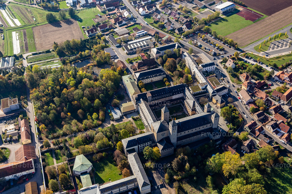Luftbild: Abtei Münsterschwarzach im Ortsteil Stadtschwarzach in Schwarzach im Bundesland Bayern in Deutschland. Foto: IMG_119596.jpg vom 26.10.2019 durch Werner Riehm/FLY-FOTO.de