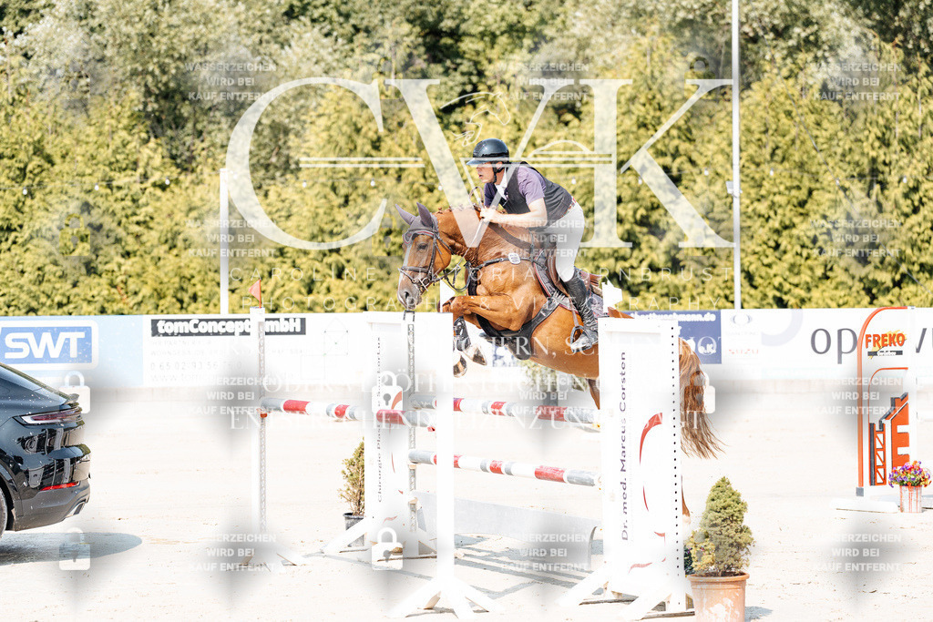 CK901983 | Turnierfotografie Pferdefotografie Trier Rheinland-Pfalz Pferdesport Reitsport Tierfotografie Sportfotografie Pferdevideo Pferdevideografie Equestrianvideography equestrianphotography  - Realisiert mit Pictrs.com