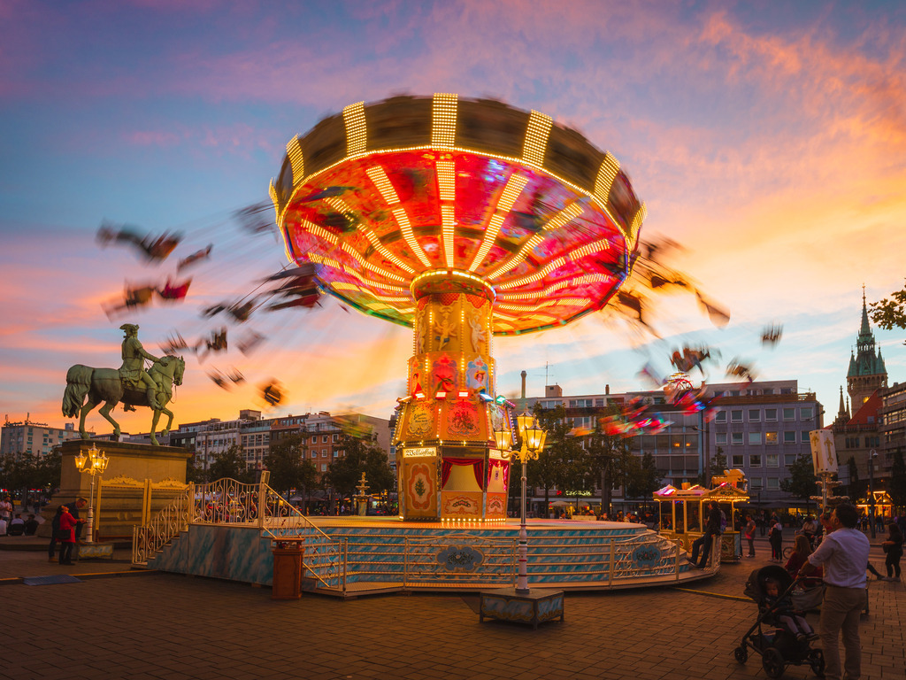 FriederikeFuchs_Schloss.jpg4 | Entdecke exklusive Fotokunst aus Braunschweig: Bildband, Leinwände, Postkarten, Kalender, digitale Downloads & Bildlizenzen. Jetzt im offiziellen Beautiful Braunschweig Shop! - Realisiert mit Pictrs.com