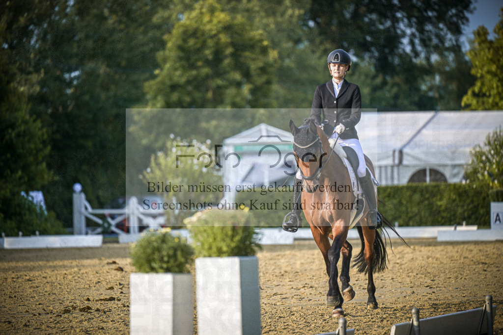 DOS_2076 | Entdecke hochwertige Reitturnierfotos von Foto Oger. Professionell, emotional und authentisch – jetzt Lieblingsmomente im Shop bestellen.Deutschlandweite Turnierfotografie. - Realisiert mit Pictrs.com