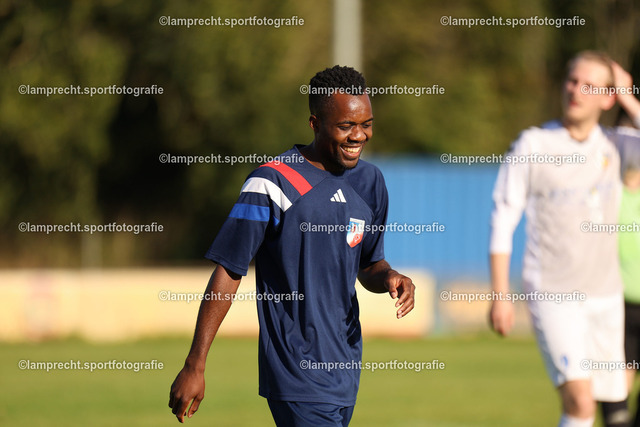 Fußball I Herren I Saison 2025-2026 I Kreisklasse A Süd-Ost I 6. Spieltag I SG Scharbeutz-Pönitz - VfL Bad Schwartau I 13.09.2025.051 | Calisto Muskwe (39, SG Scharbeutz/Pönitz) - Realisiert mit Pictrs.com